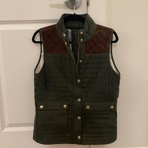 Vineyard Vines green and brown vest (Size S, worn once)